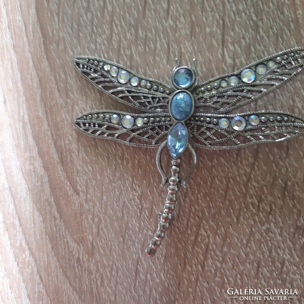 Dragonfly shaped stone brooch