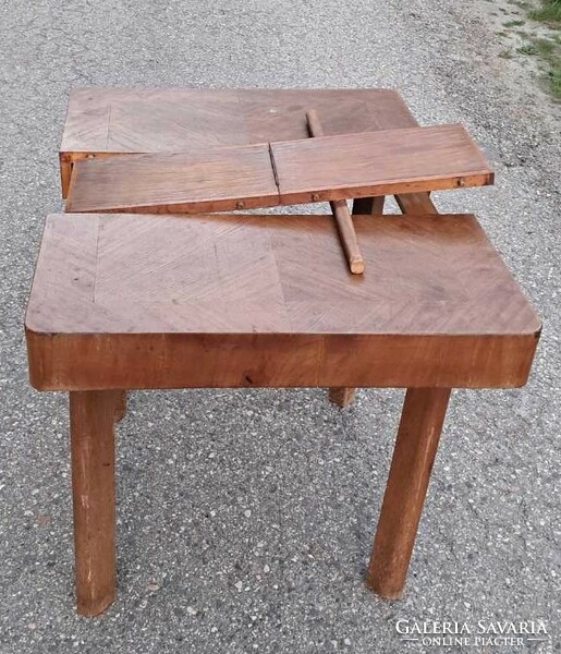 Art deco Bauhaus walnut table. In original condition.