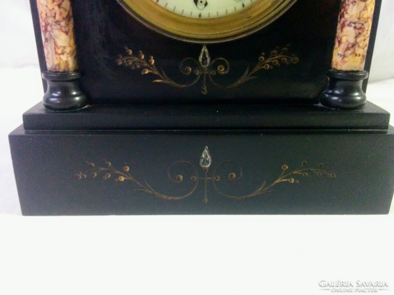 Table Biedermeier marble clock with onyx columns