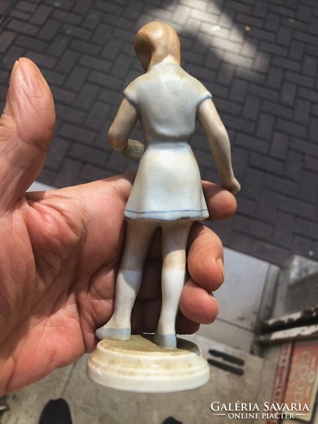 Drasche porcelán éneklő kislány, 16 cm-es magasságú