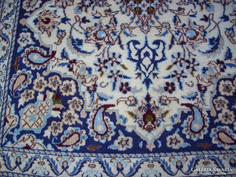 Nain Iranian hand-knotted Persian rug 140x91cm