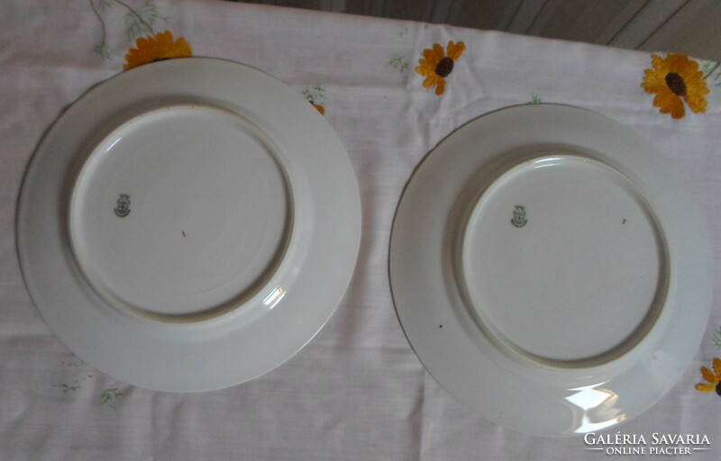 Czech porcelain (mcp), white plate with gold border 2. (Flat; Czechoslovakia, Czechoslovakia)