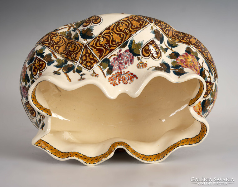 Large fischer bowl - with floral decor