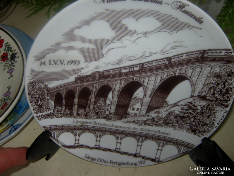 Decorative plate viaduct