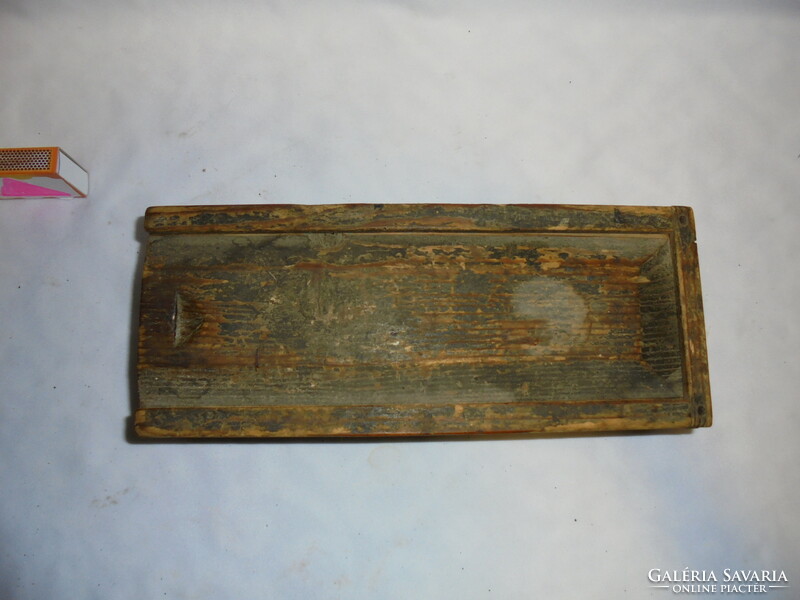 Antique wooden pen holder - pull-on lid, pine