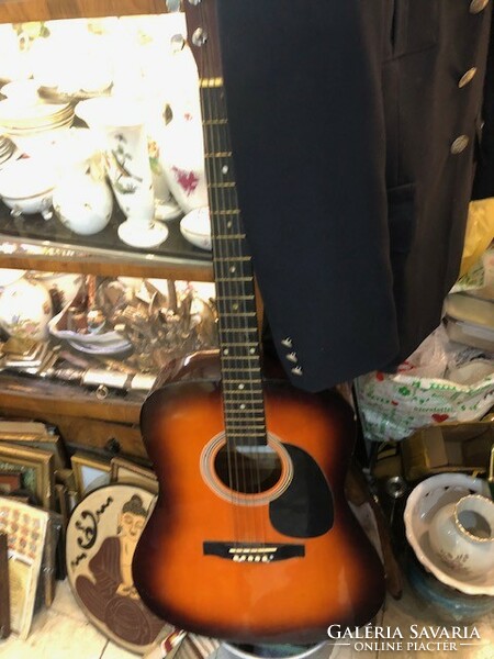 Guitar, julia, made of mahogany, 1960s, intact, 1 string missing.