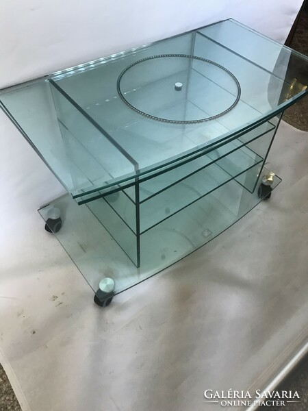 Glass table and glass top can be rotated
