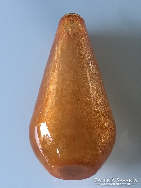 Karcagi fátyolüveg váza narancssárga színben, 24,5 cm magas