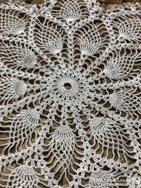 Star-shaped lace tablecloth, crocheted tablecloth needlework No. 10.