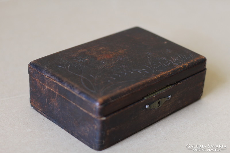 Antique jewelry wooden box with leaves, engraved with wooden elisabeth