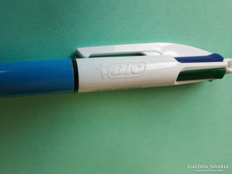 Vintage bic 4-color ballpoint pen, in mint, working condition