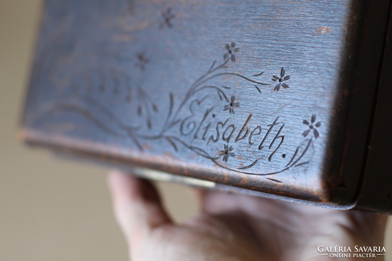 Antique jewelry wooden box with leaves, engraved with wooden elisabeth