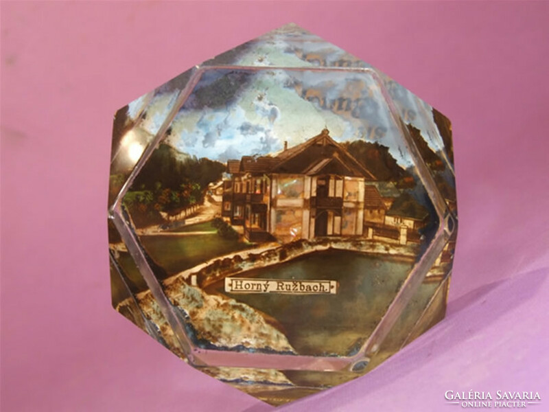 Glass paperweight (080910)