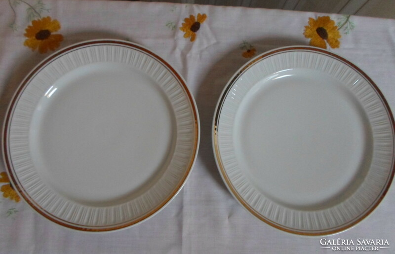 Alföld porcelain, white plate with gold border 7. (Riveted, flat)