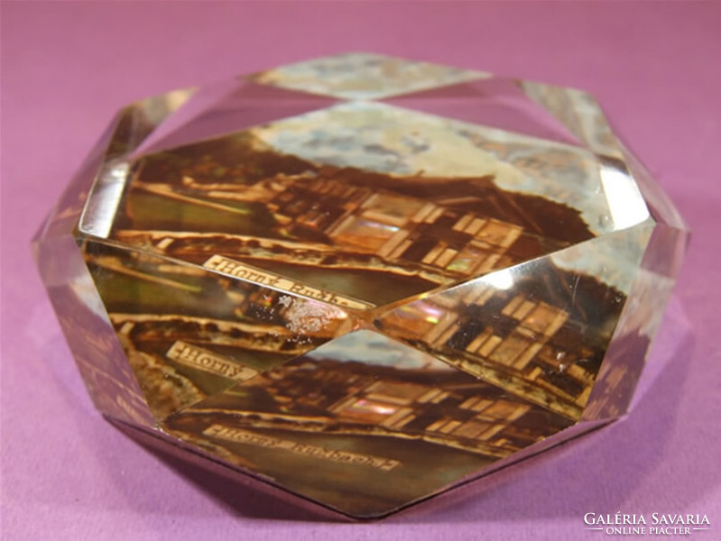 Glass paperweight (080910)