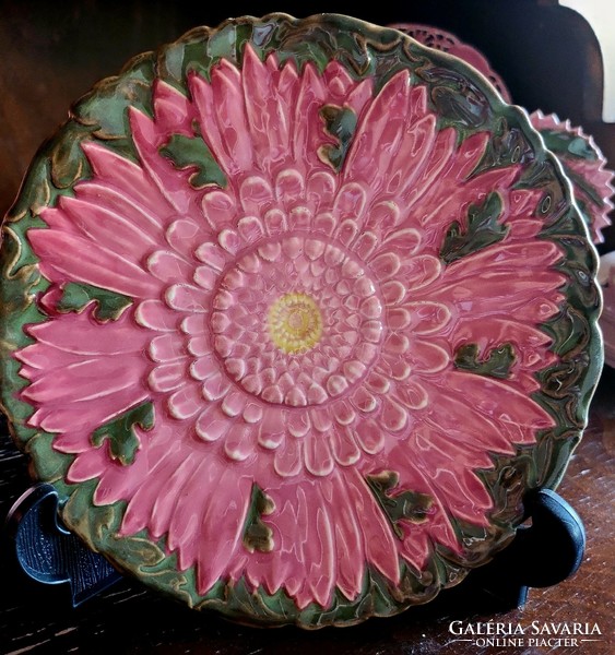 Zsolnay lotus cake plate