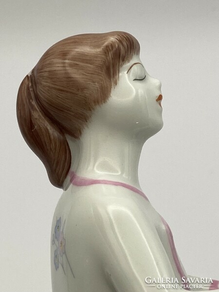 Raven House porcelain figurine - girl with doll 2.