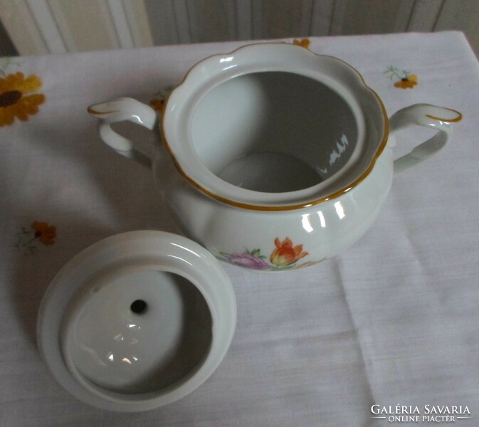 Eichwald porcelán, virágos teáskészlet: kanna, kiöntő, cukortartó, csészék, alátét tányér