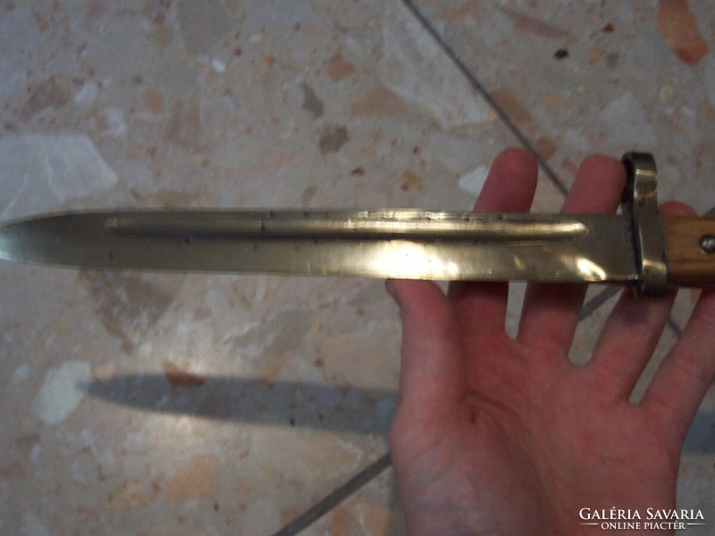 Bayonet ornament