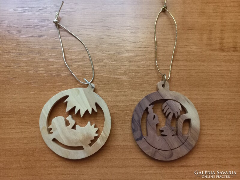 2 Christmas ornaments made of olive wood