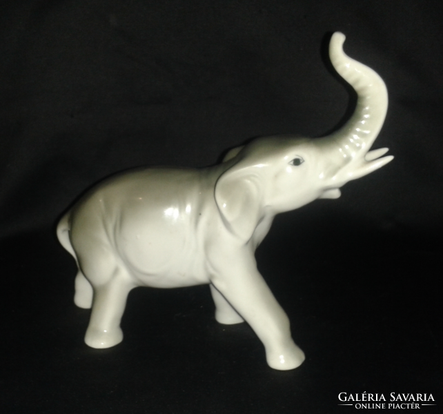 Porcelain elephant, figure statue
