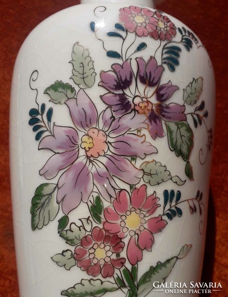 27 cm. Zsolnay váza / Scharffeuer.