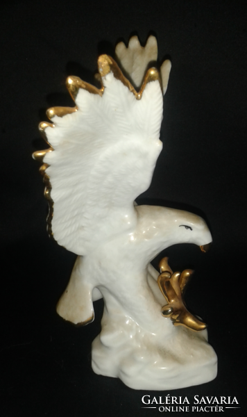 Porcelain eagle, figure statue