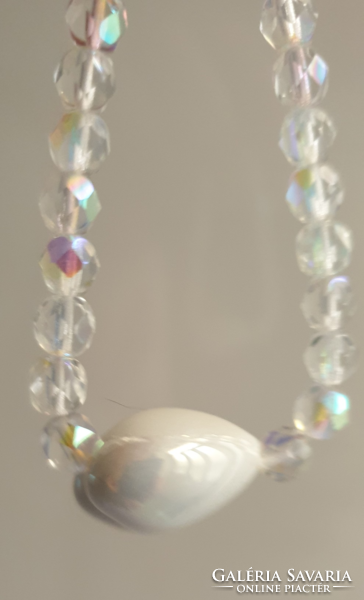 Iridescent glass bracelet with ceramic hearts