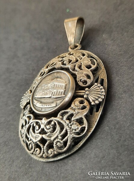 Antique openwork alpaca pendant, pendant, with the image of the opera house, bijoux