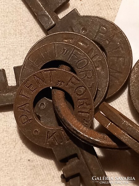 Különleges kulcsok,  kulcscsomó , " Patent fort "2*