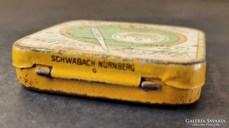 Antique German turntable needle box with many needles