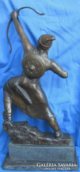 István Balázs/1908-1997/bronze statue, warrior archer, marked, pedestal 7.5 cm high, the statue itself 40 cm