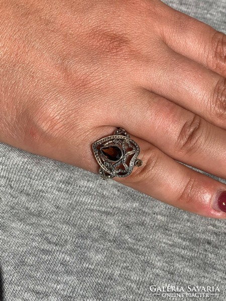 Női ezüst gyűrű barna köves szivecskés áttört mintás
