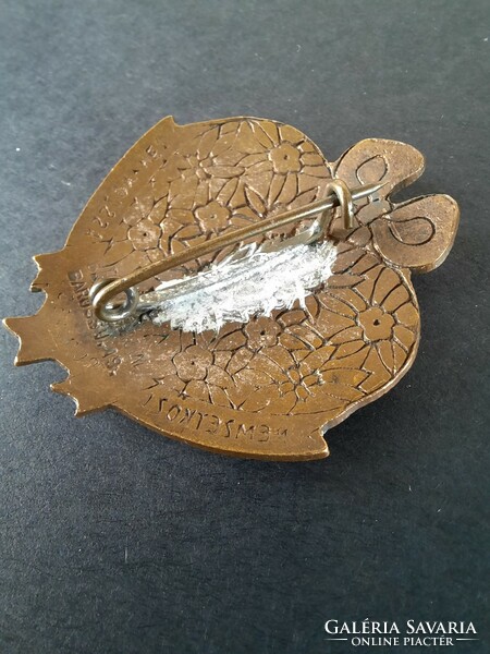 Vintage copper fire enamel badge, brooch, trinket 
