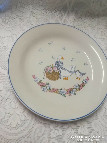 Thick porcelain flat plate with goose decoration