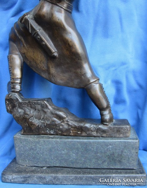 István Balázs/1908-1997/bronze statue, warrior archer, marked, pedestal 7.5 cm high, the statue itself 40 cm