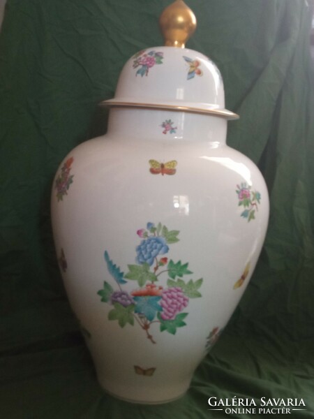 Rare antique Herend giant vase with lid, victoria va version