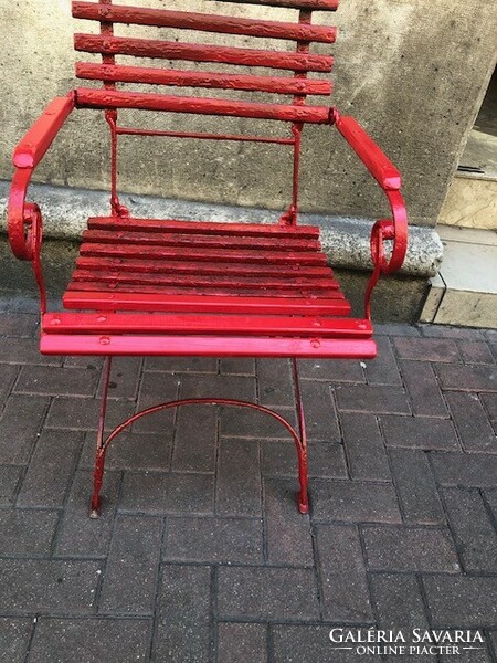 Kerti szék, öntött vas, XX. század eleje, felújitott állapotban.