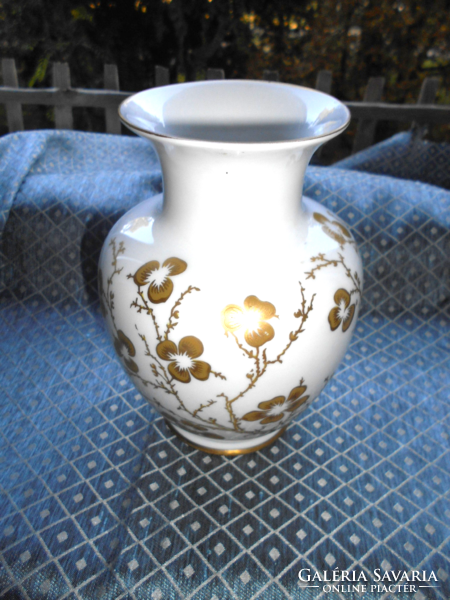 Hölóháza porcelain, vase. -Golden oriental pattern. 17 cm high