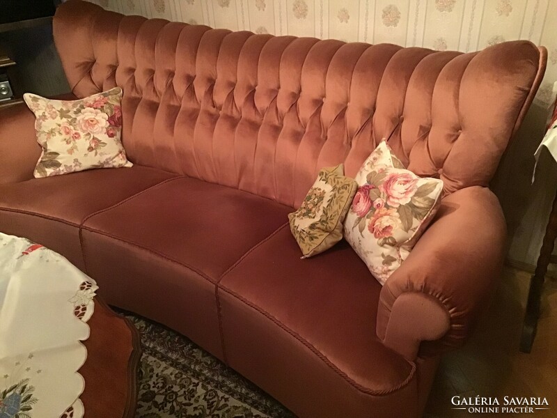 Classic sofa set