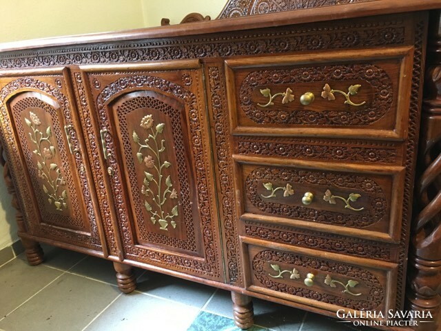 Indian hand-carved sideboard 152x50 cm, 85 cm high