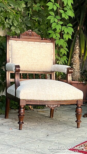 Vintage lounge chair