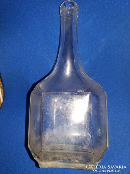 Antik hosszúnyakú still likőrös üveg 0,5 palack gyűjtőknek a képek szerint
