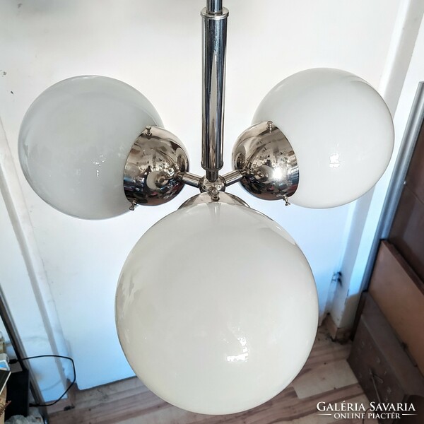 Bauhaus - Art deco 3 karos, nikkelezett csillár felújítva - tejüveg gömb búra