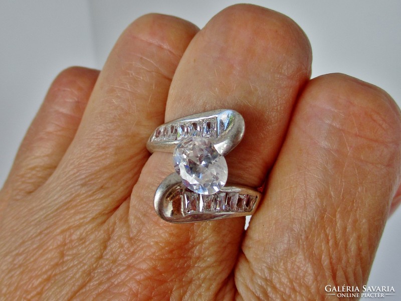 Szép nagy fehér köves ezüst gyűrű