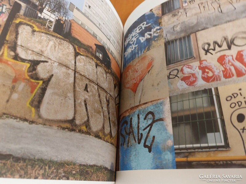 Lugo: graffiti. HUF 8,500