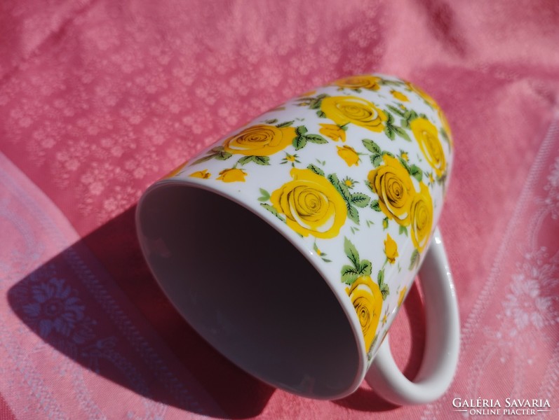 Sárga rózsás porcelán csésze, csupor, bögre