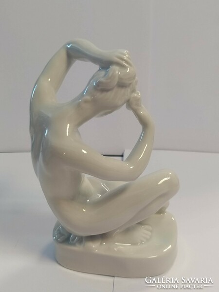 Antik porcelán női szobor