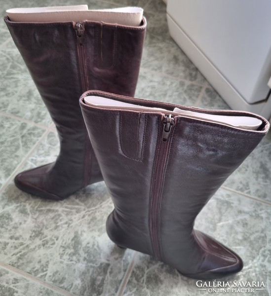 Beautiful bata boots