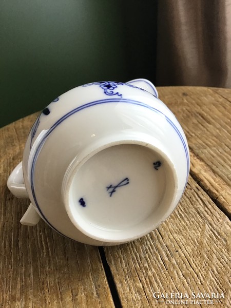 Régi Meisseni porcelán tej kiöntő, hibás